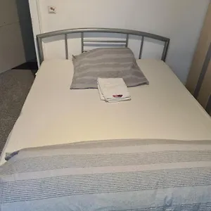 Privater Eingang Mit Fussbodenheizung Und Swimmingpoolblick - Ruhe Und Erholung Garantiert , Troisdorf Deutschland