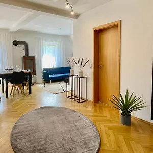 Design Maisonette I Kamin I 10 Personen I Netflix , BRE Deutschland